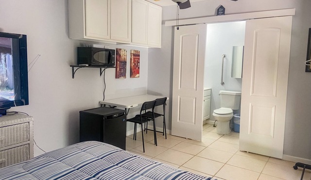 Comfortable studio near Las Olas Beach and Lauderdale by the Sea Beach