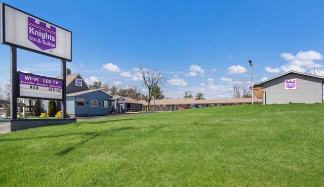 Comfortable Suites Near Hoosier National Forest & Local Attractions