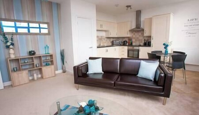 Comfortable Swindon 1 bedroom Town Centre Apartment, FREE Parking