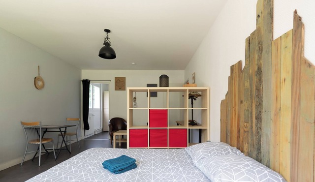 Comfortable T1 in the heart of a private park