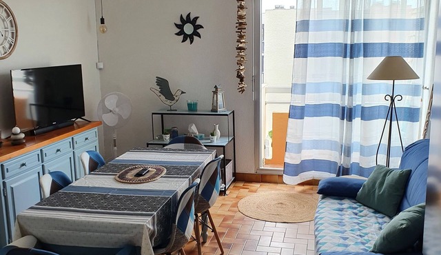 Comfortable T2 bis apartment 200 m from the beach.