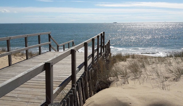 Comfortable T2 in Wooded Park with swimming pool Near Beach