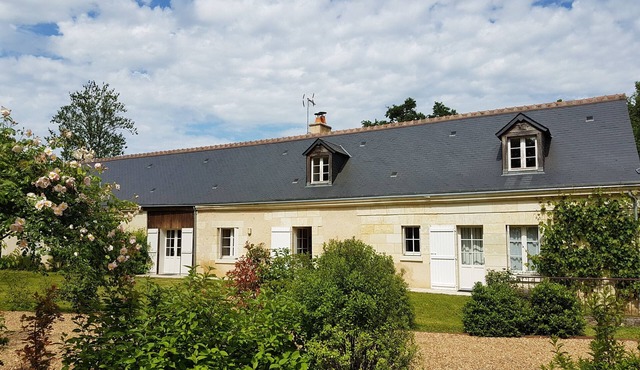 Comfortable Touraine house* ideal for a large family or group of friends
