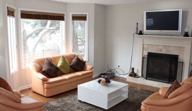 Comfortable Townhome in Calgary's Trendy Marda Loop