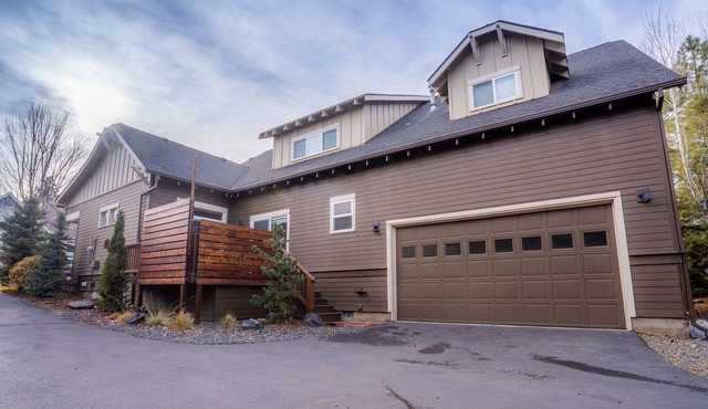 Comfortable Townhouse Close to Mt. Bachelor and Downtown