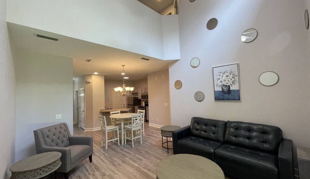 Comfortable Townhouse in nice neighborhood close to Medical Centers