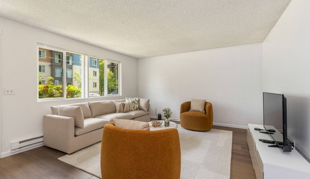 Comfortable Townhouse in Ash Way Lynnwood