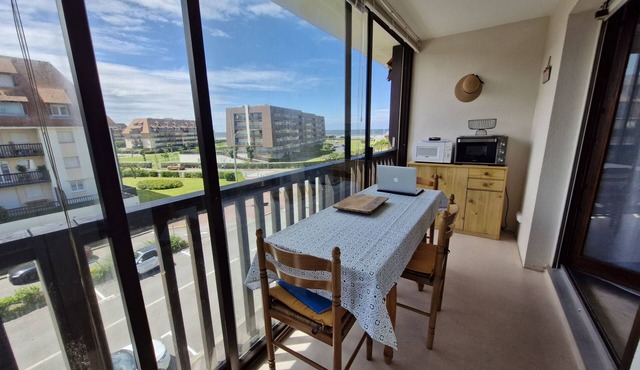 Comfortable two-room nest with sea view