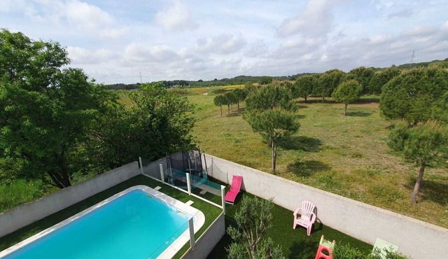 Comfortable, unoverlooked villa with large swimming pool and view of the guarrigue