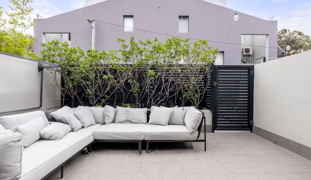 Comfortable Urban Living Close to Sydney City Center