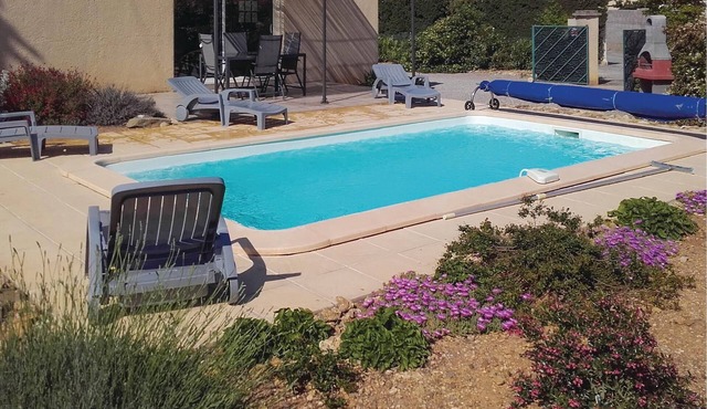 Comfortable vacation home with private pool in enclosed grounds in Argeliers, 22 km from Narbonne an