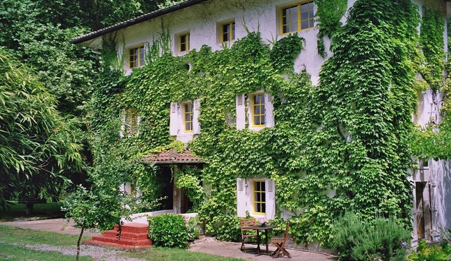 Comfortable vacation home near Biarritz in a former watermill with large garden