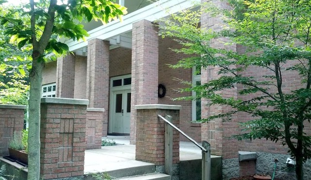 Comfortable Vacation Suite for Getaway near Grand Haven State Park in Holland, Michigan
