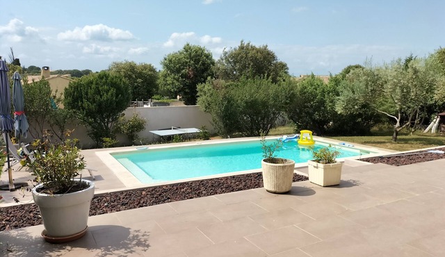 Comfortable villa between vineyards and garrigue, heated swimming pool