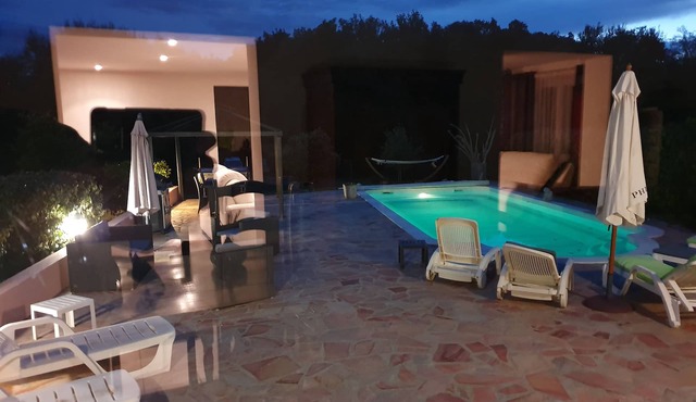 Comfortable villa for 8 people, with swimming pool, close to beaches