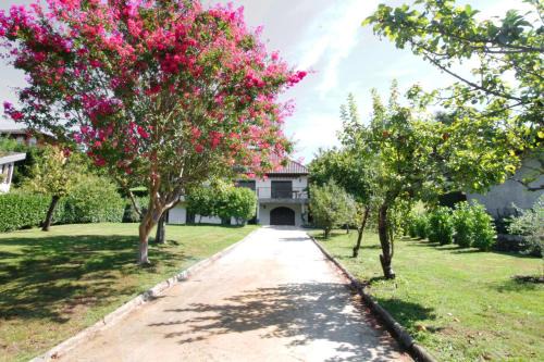 Comfortable villa with a view of Lake Bourget