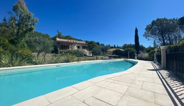 Comfortable villa - heated pool -Calme Park clôturé-assured Near town
