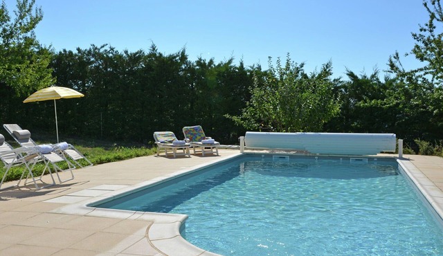 Comfortable villa in Coux with private pool
