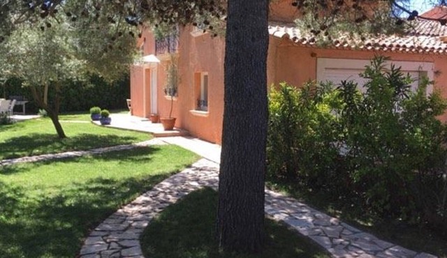 Comfortable villa in the countryside just 10 MN from the beaches