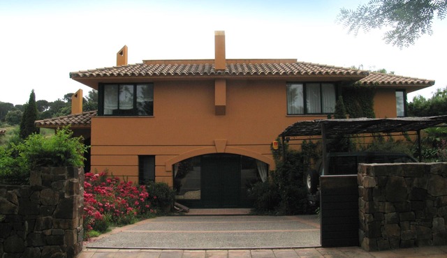 Comfortable villa located inside exclusive Golf Resort Torremirona