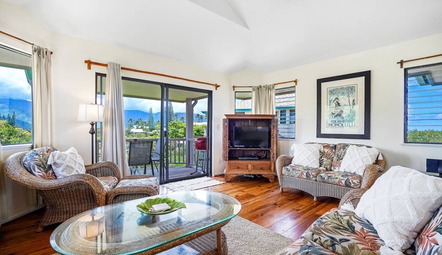 Comfortable villa with amazing views of Kauai - beach nearby