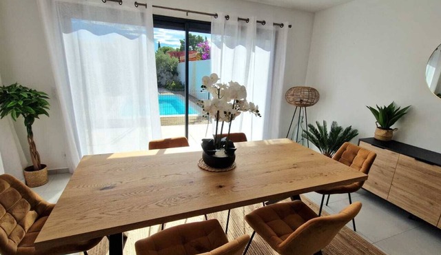 Comfortable villa with private pool in quiet, secure residence