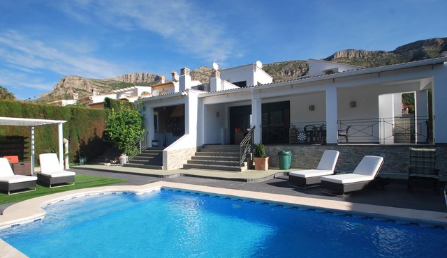 Comfortable Villa with private pool with air condition