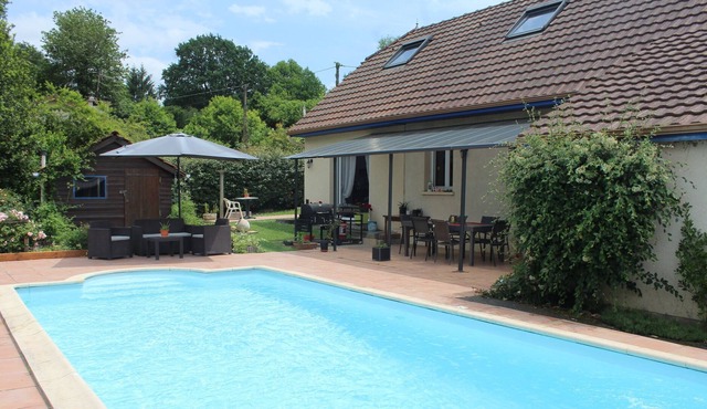 Comfortable villa with swimming pool, in the countryside, close to tourist places