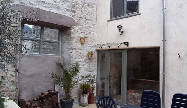 Comfortable village house with terrace.