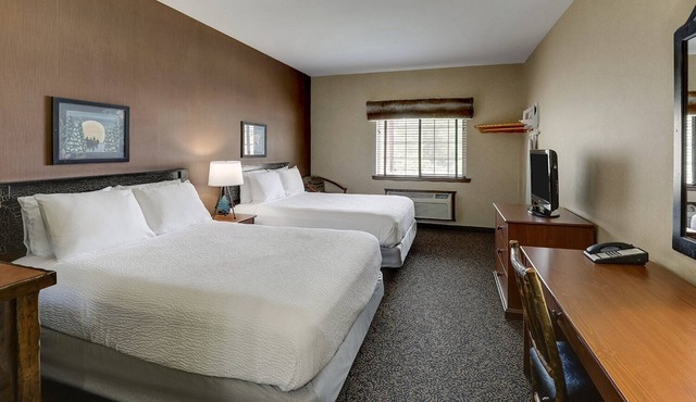 Comfortable & Warm Rustic Stay in Columbia w/Free Breakfast | 4 Units