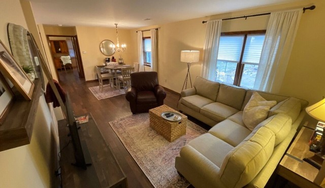 Comfortable welcoming retreat 1 mile from Highmark Stadium.