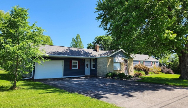 Comfortable whole house rental, convenient to so many Oshkosh events!