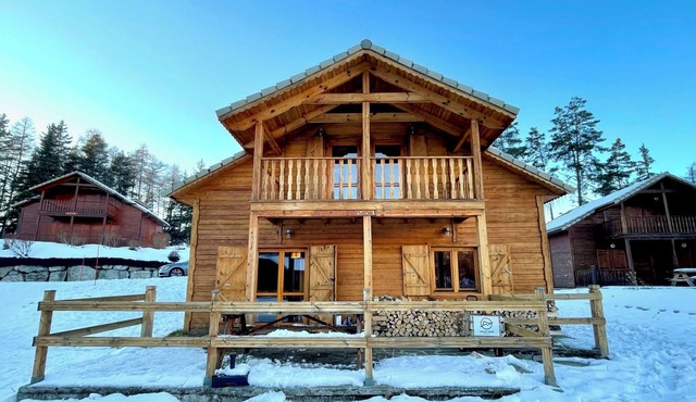 Comfortable wooden chalet with Jacuzzi, ideal for the whole family!