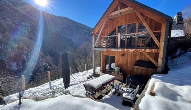 Comfortable wooden chalet in the heart of nature