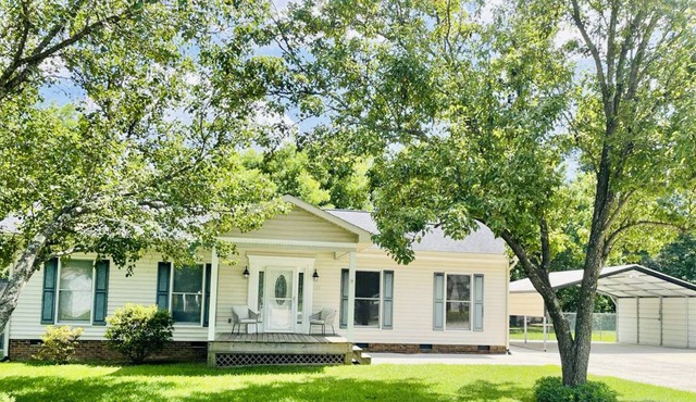 Comfortableand beautiful 3 Bdr 2 Bath home