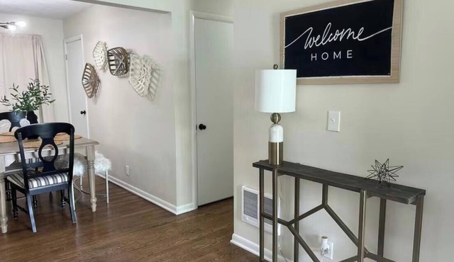 Comforting Roots - Cozy, Inviting Stay That Feels Like Home