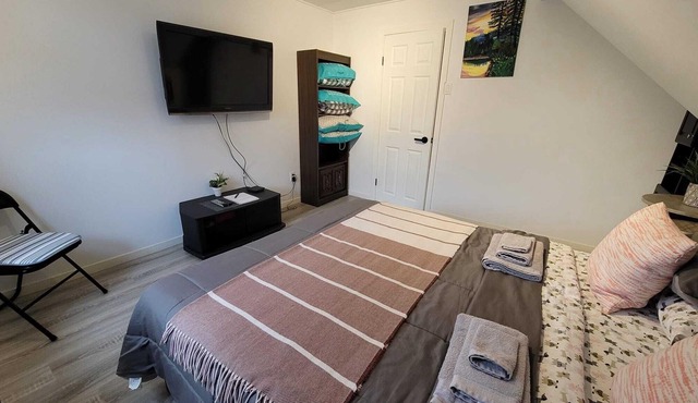 Comfy, 1 bdrm. apartment, close to highway with AC and WiFi in superb Edmundston