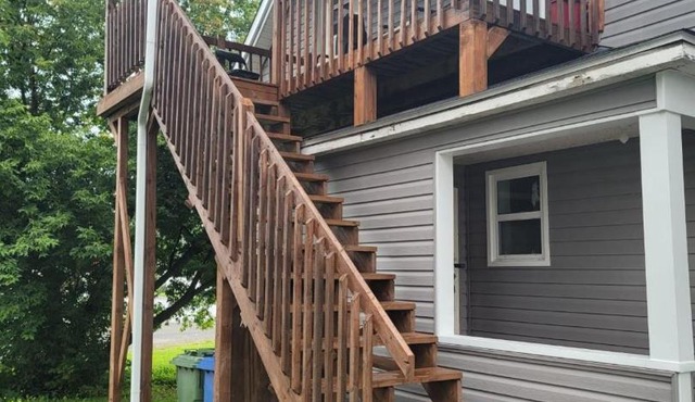 Comfy 1 bdrm apartment close to highway