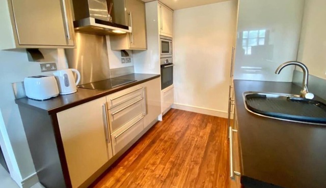 Comfy 1-Bed Apartment in Huddersfield