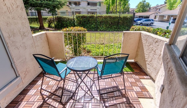 Comfy 1-bedroom condo with AC, WiFi in peaceful Livermore and close to labs!