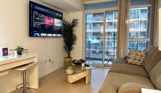 Comfy 1 bedroom + den