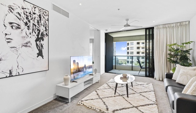 Comfy 1 Bedroom + Study Holiday Unit - Q Stay