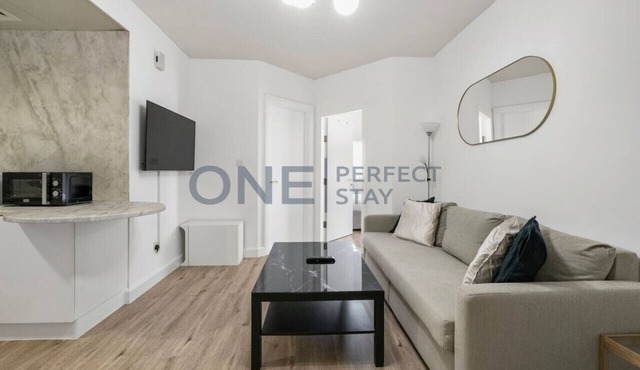 Comfy 1BR with Lake View
