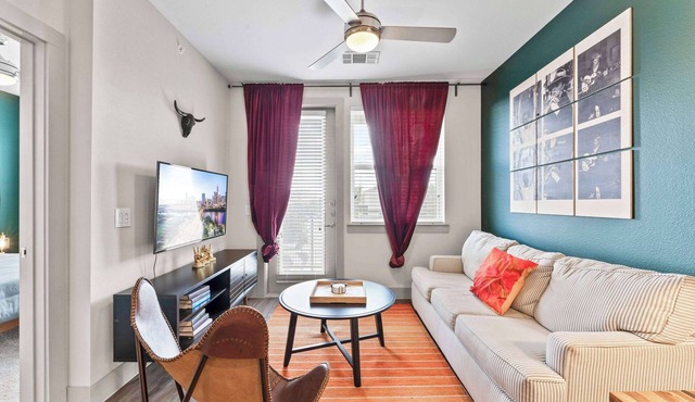 Comfy 1BR luxe suite close to Downtown w/fast WiFi