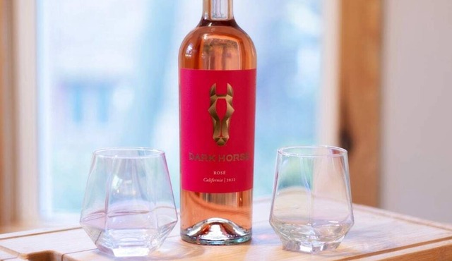 Comfy 2 Bed and 2 Bath near Industrial Park!