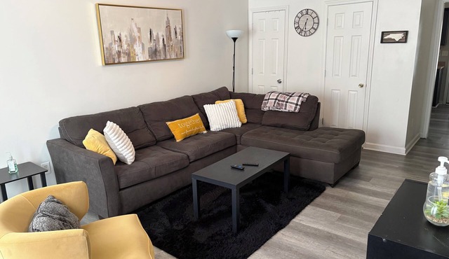Comfy 2 Bedroom 2.5 bath Downtown Fayetteville