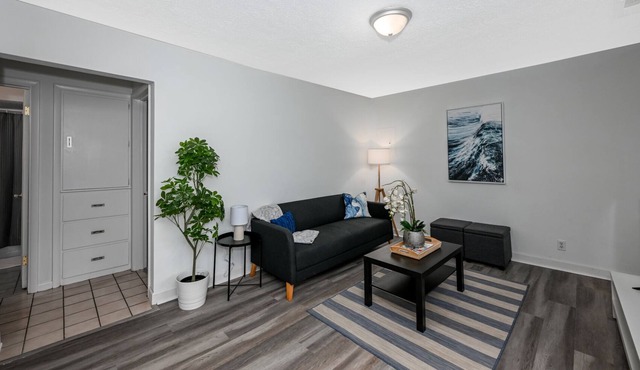 Comfy 2bd Perfect for Travel Professionals!