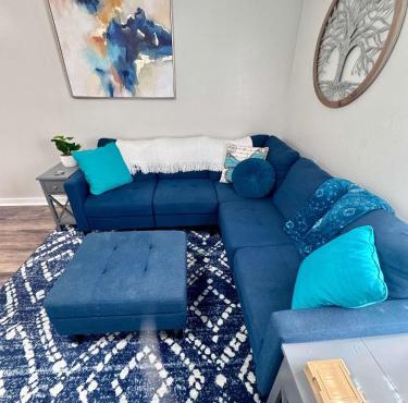 Comfy 2BR 1BA Apt