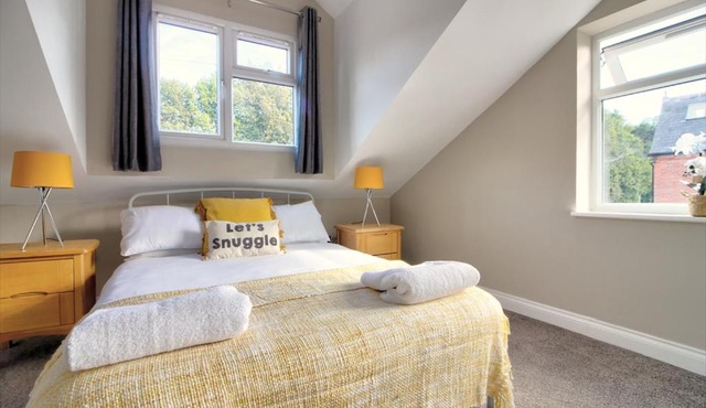 Comfy 2BR/2BTH APT in Central Reading w/ Parking