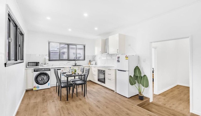 Comfy 2BR Sweet Home w/Parking/Balcony near River